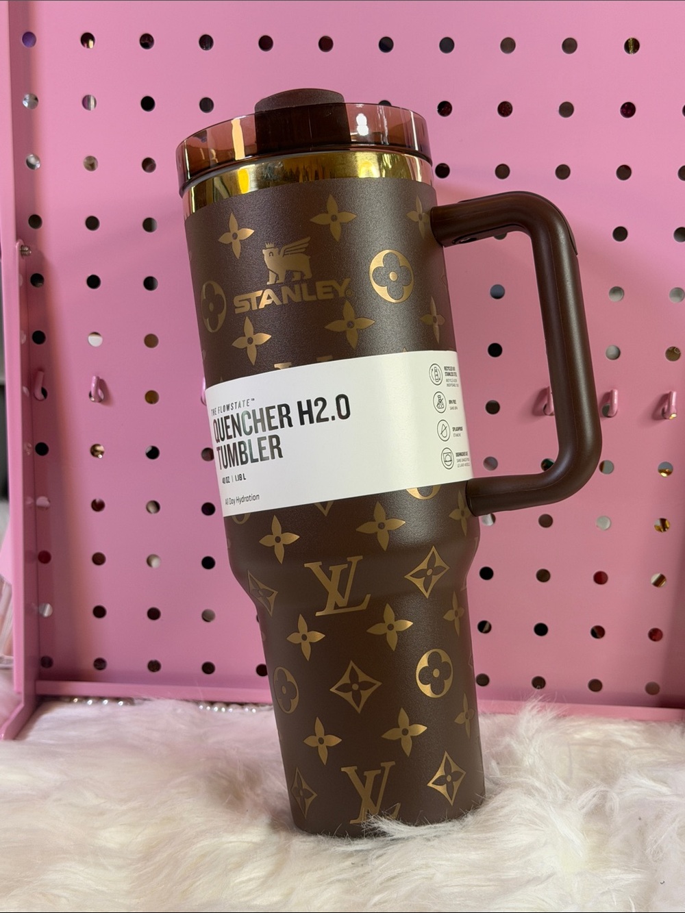 CUSTOM STANLEY CUP 40oz
Brown